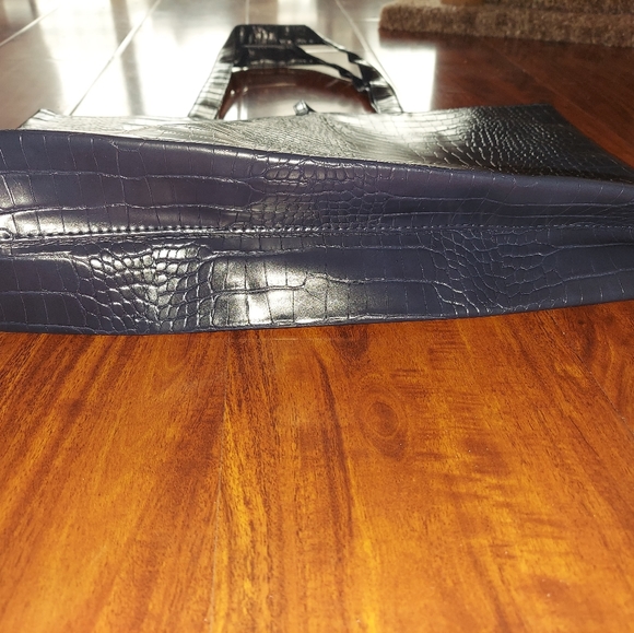 NIB casual tote bag with matching cosmetic holder wrap - Picture 2 of 7